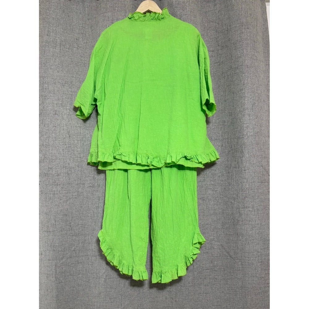 Alfredos Wife Pant Set Women Small Smocked Waist Ruffle Hem Capri Pants Green - Picture 2 of 13